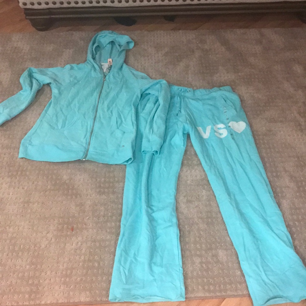 Women’s VS Sweatsuit